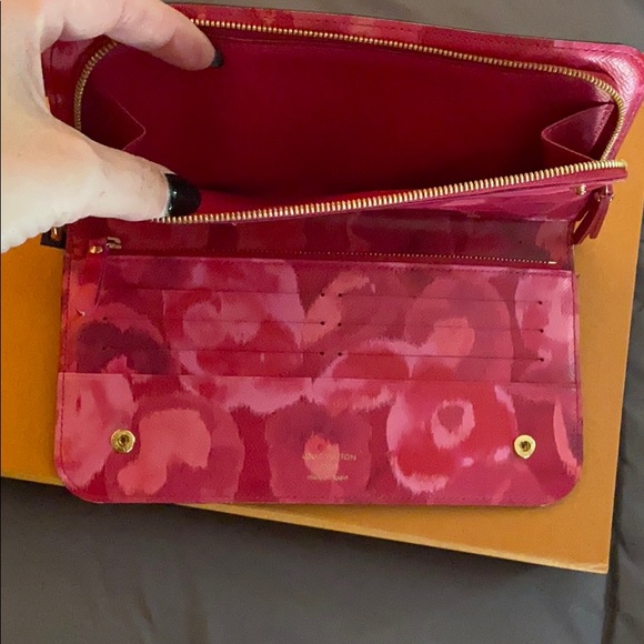 Louis Vuitton limited edition zippy wallet - Picture 10 of 16